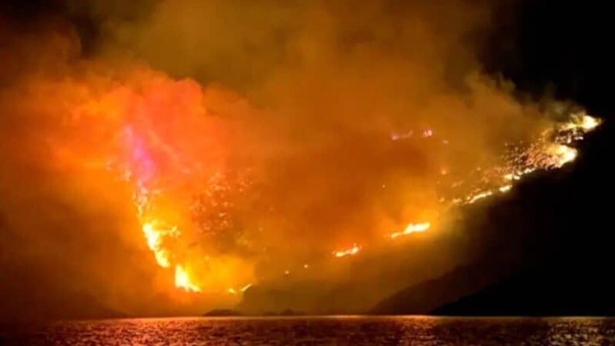 Yacht Crew Charged After Allegedly Starting Greek Island Fire