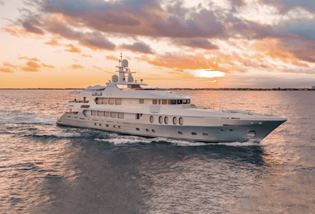 YATCO’s Fleet Friday: M/Y SANTA MARIA, M/Y CHASSEUR, and more!