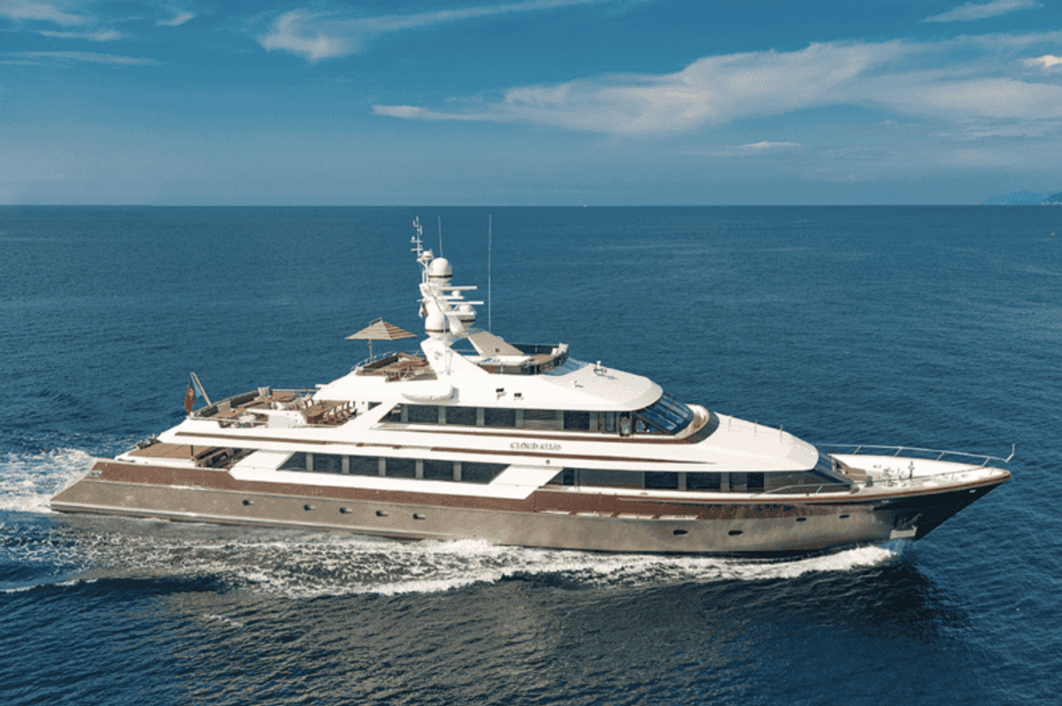 YATCO’s Fleet Friday: S/Y RED DRAGON, M/Y COMO I, and more!