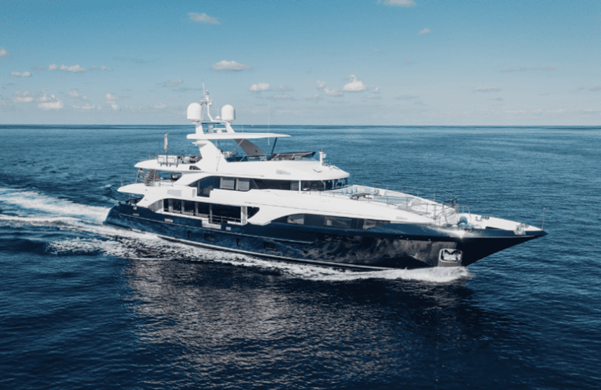 YATCO’s Fleet Friday: M/Y PHOENIX 2, M/Y SAVANNAH, and more!