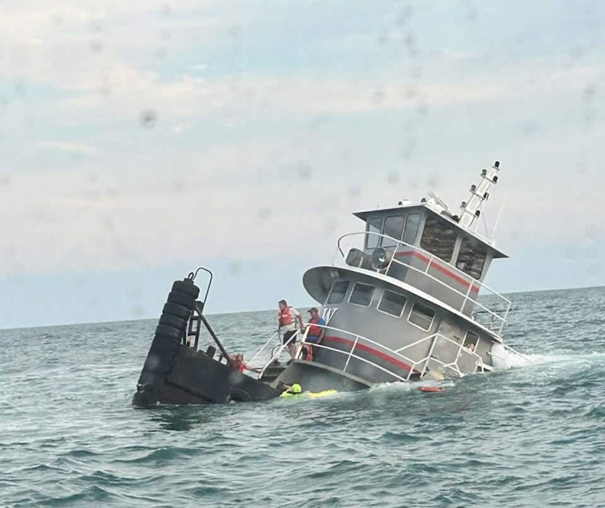 Three Crewmembers Rescued from Sinking Tugboat off South Carolina Coast