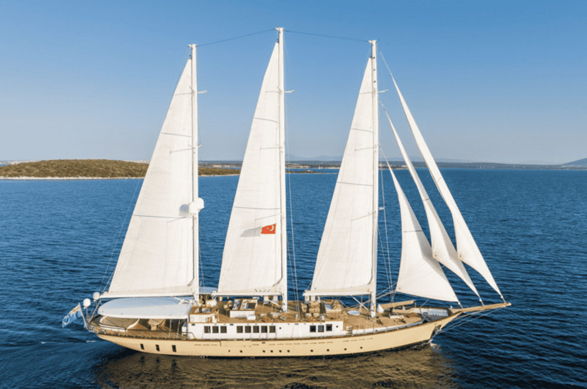 YATCO’s Fleet Friday: M/Y OY LAIVATEOLLISUUS, S/Y YAZZ, and more!