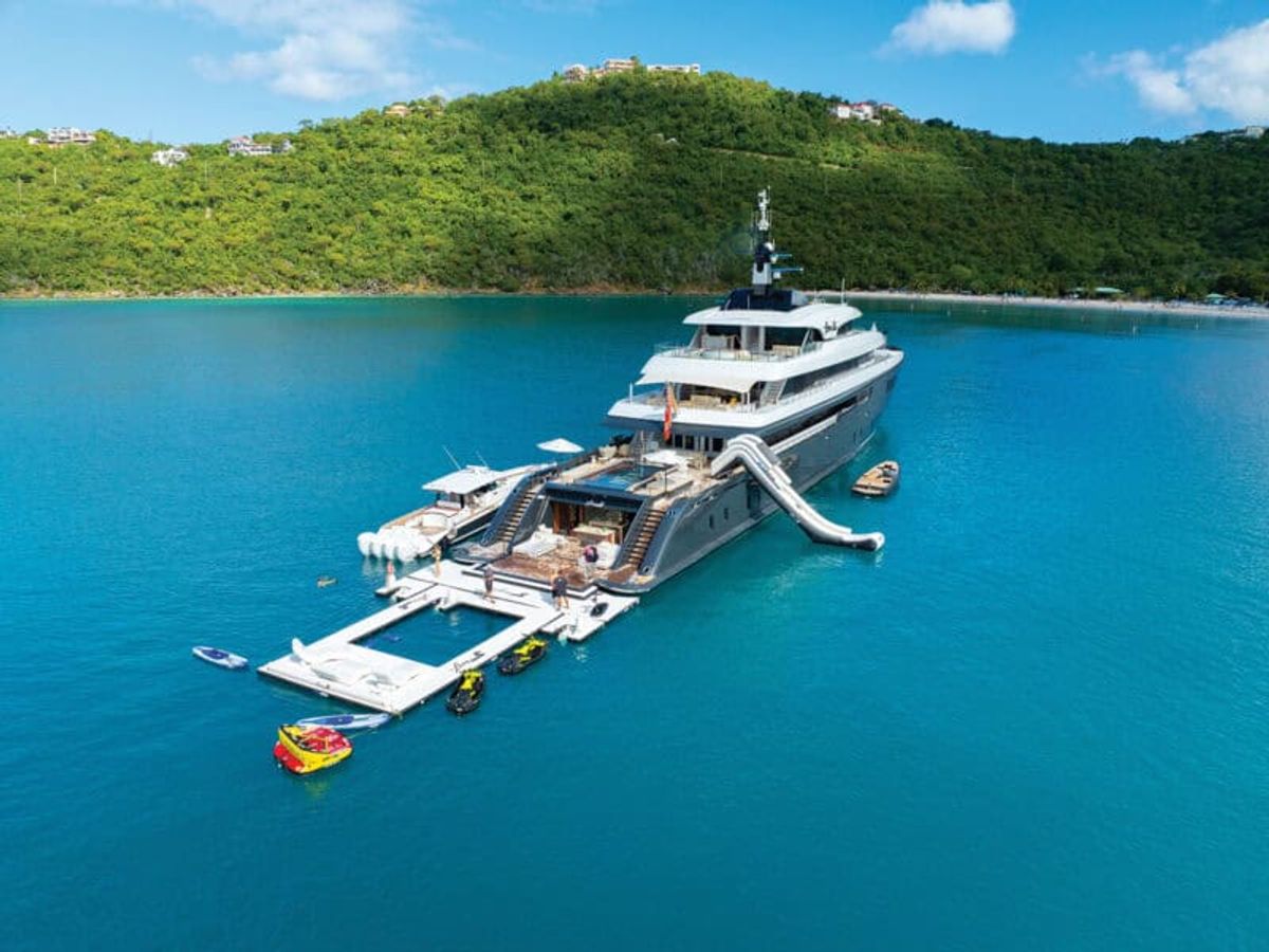 Motor Yacht Loon's