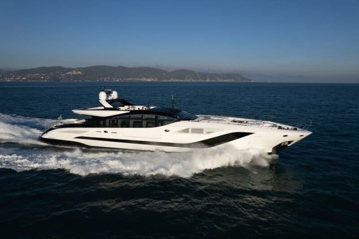 M/Y Fast &