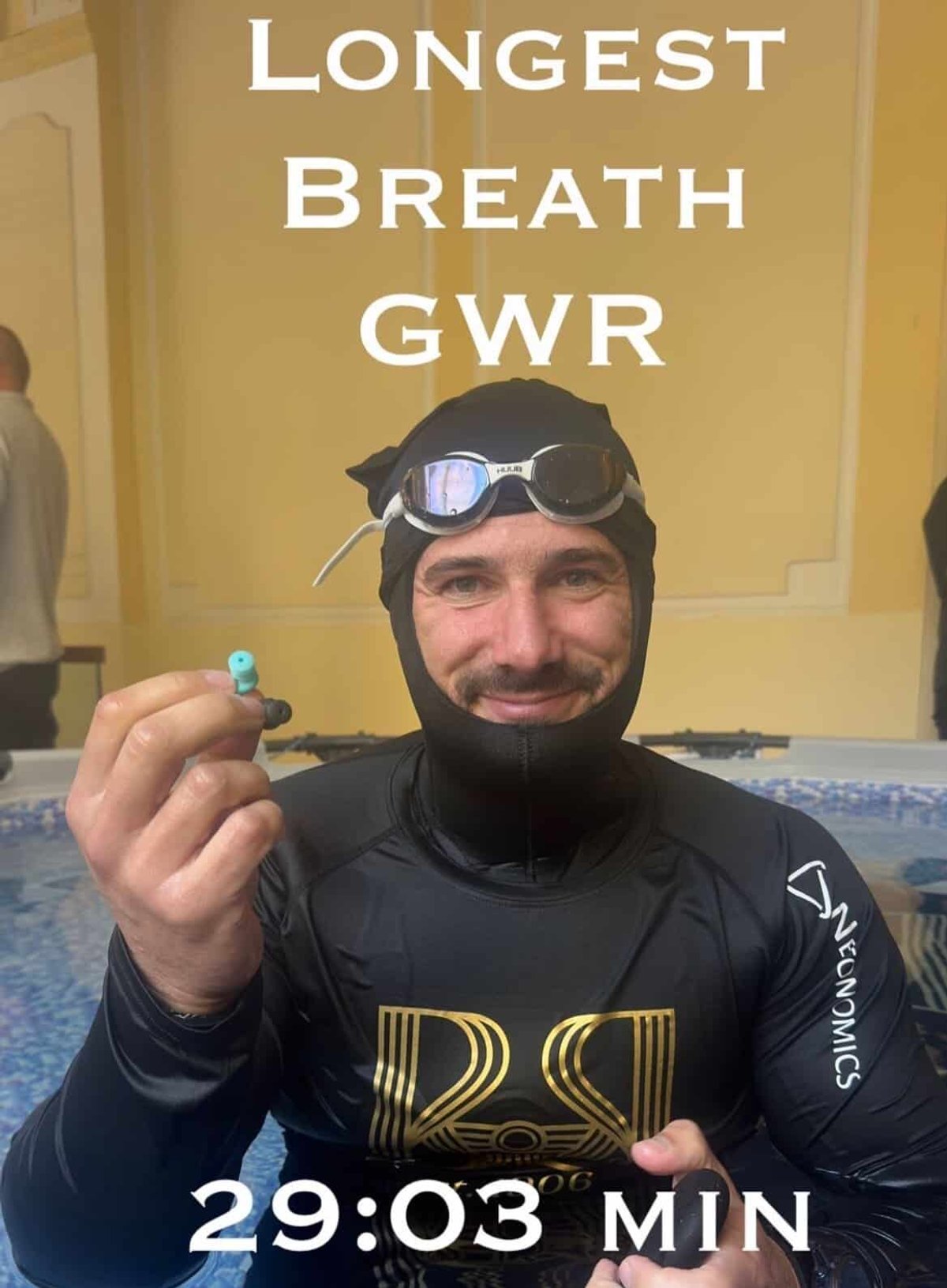 Croatian Freediver Breaks Record for Longest-Held Breath