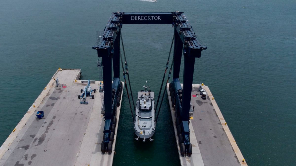 Yacht being lifted at Derecktor Refit Yard