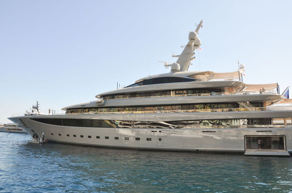 Yachts and crew on the docks at the 2026 Monaco Yacht Show in Port Hercule, Monaco.