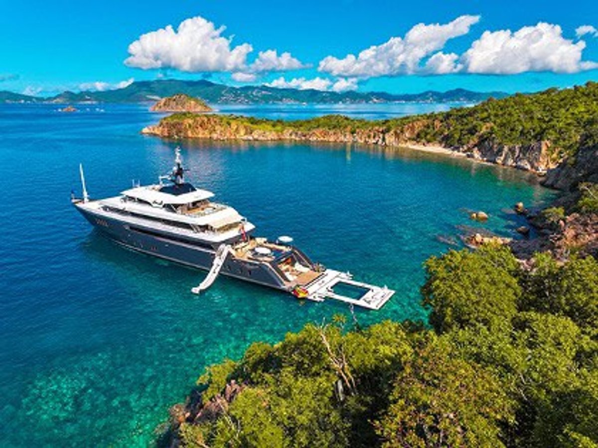 M/Y Loon Live Streams Atlantic Crossing