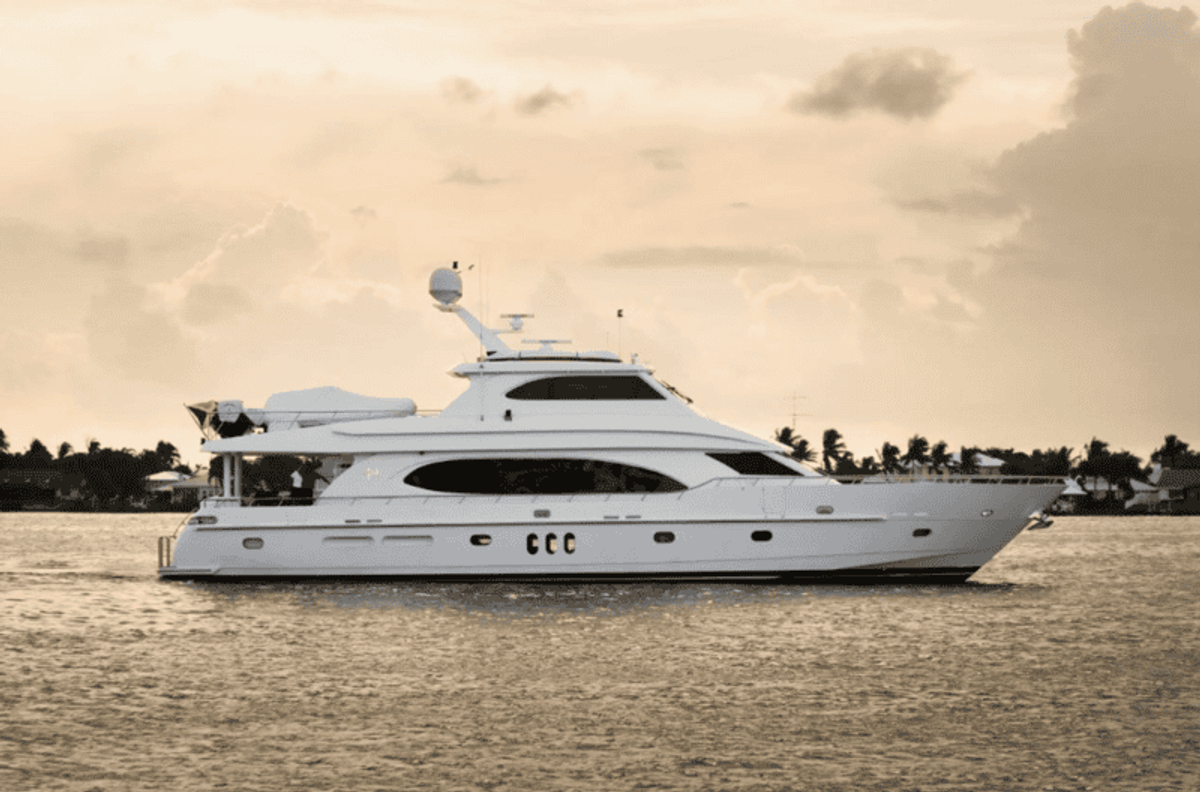 YATCO’s Fleet Friday: M/Y Aqua Life, M/Y AVANTE V, and more!