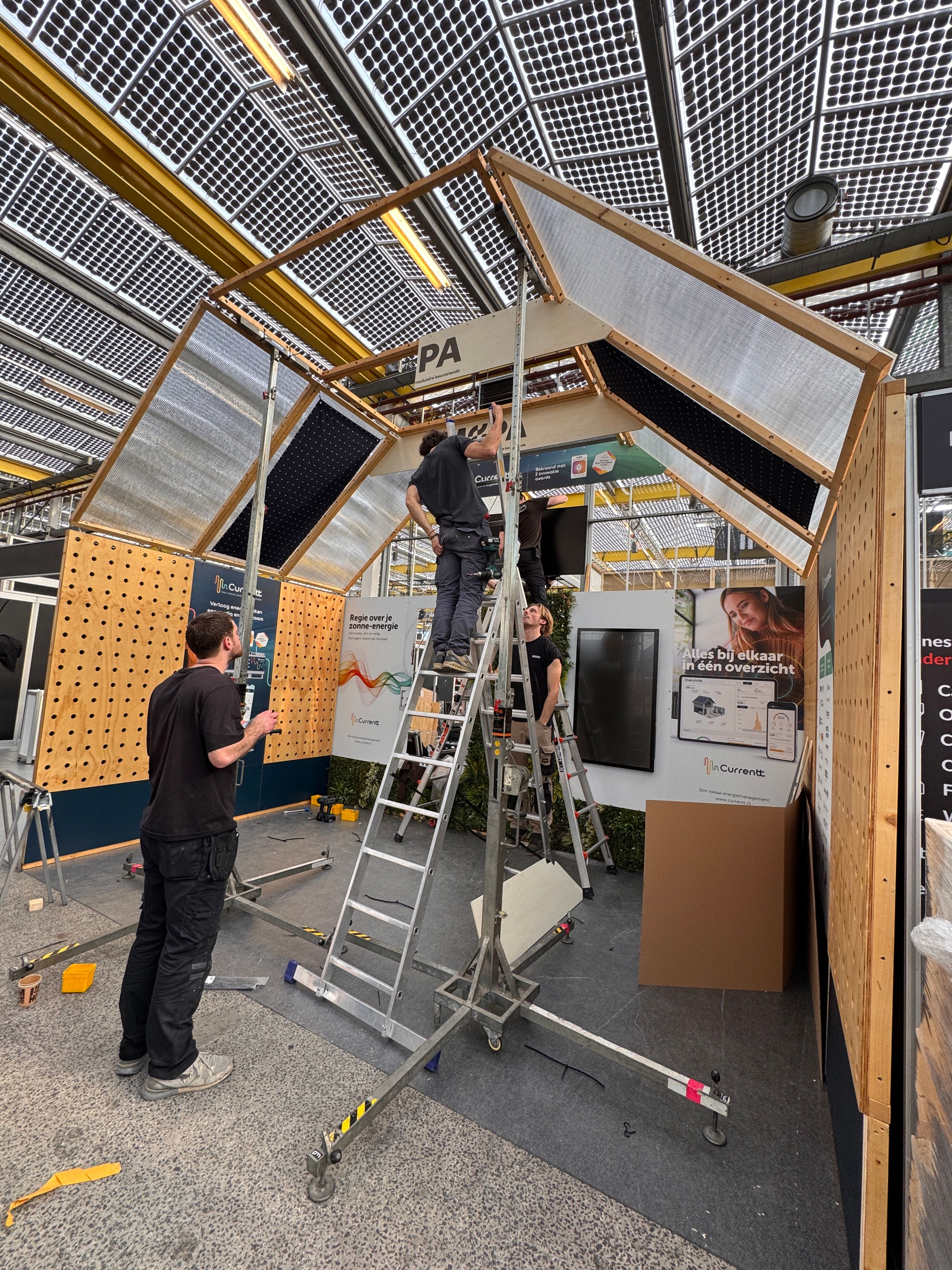 Opbouw van de Currentt-beursstand op Solar Solutions