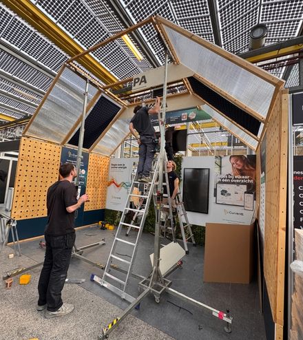Opbouw van de Currentt-beursstand op Solar Solutions