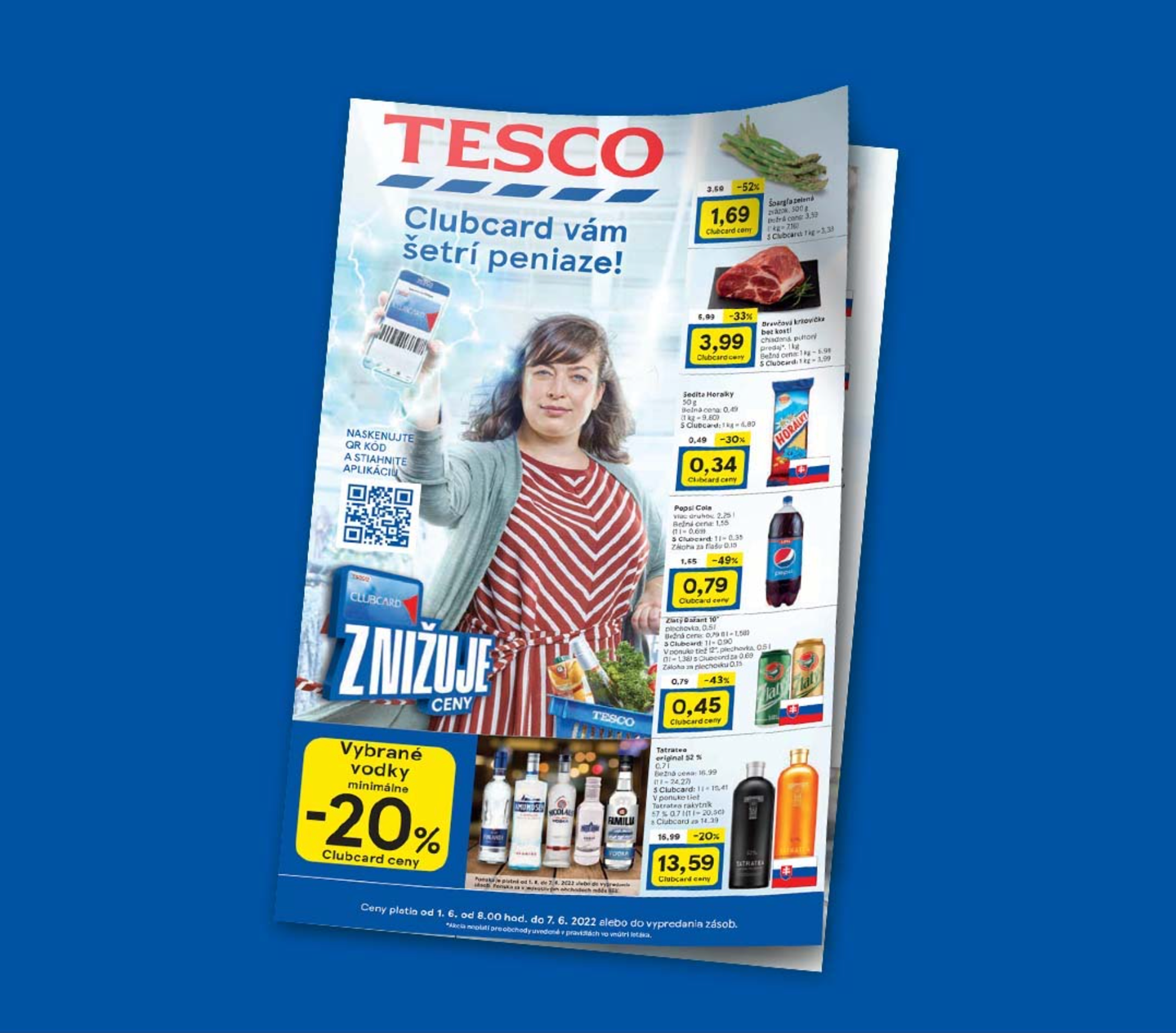 A second Slovak leaflet cover, Clubcard vám šetrí peniaze! set beside the shopper, with a yellow minus twenty per cent vodka banner across the foot.