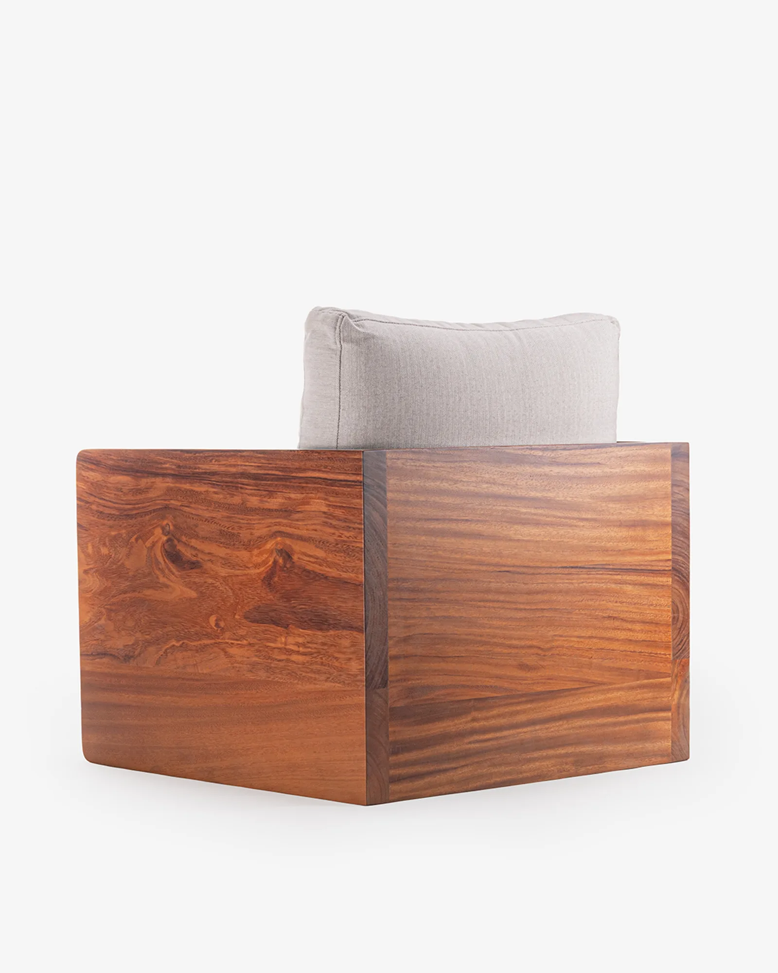 Sillón Cubo — 3/4 atrás