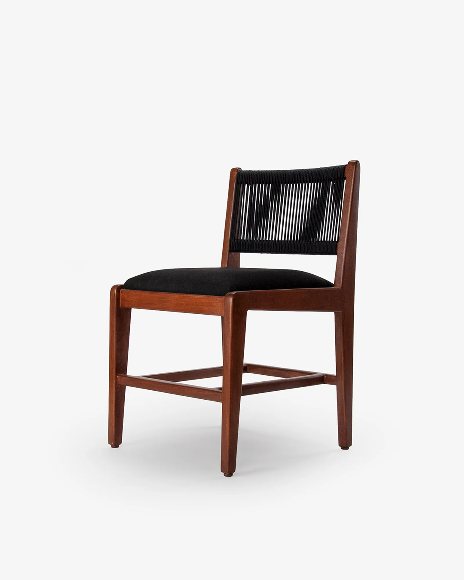 Silla Negra — 3/4 frente