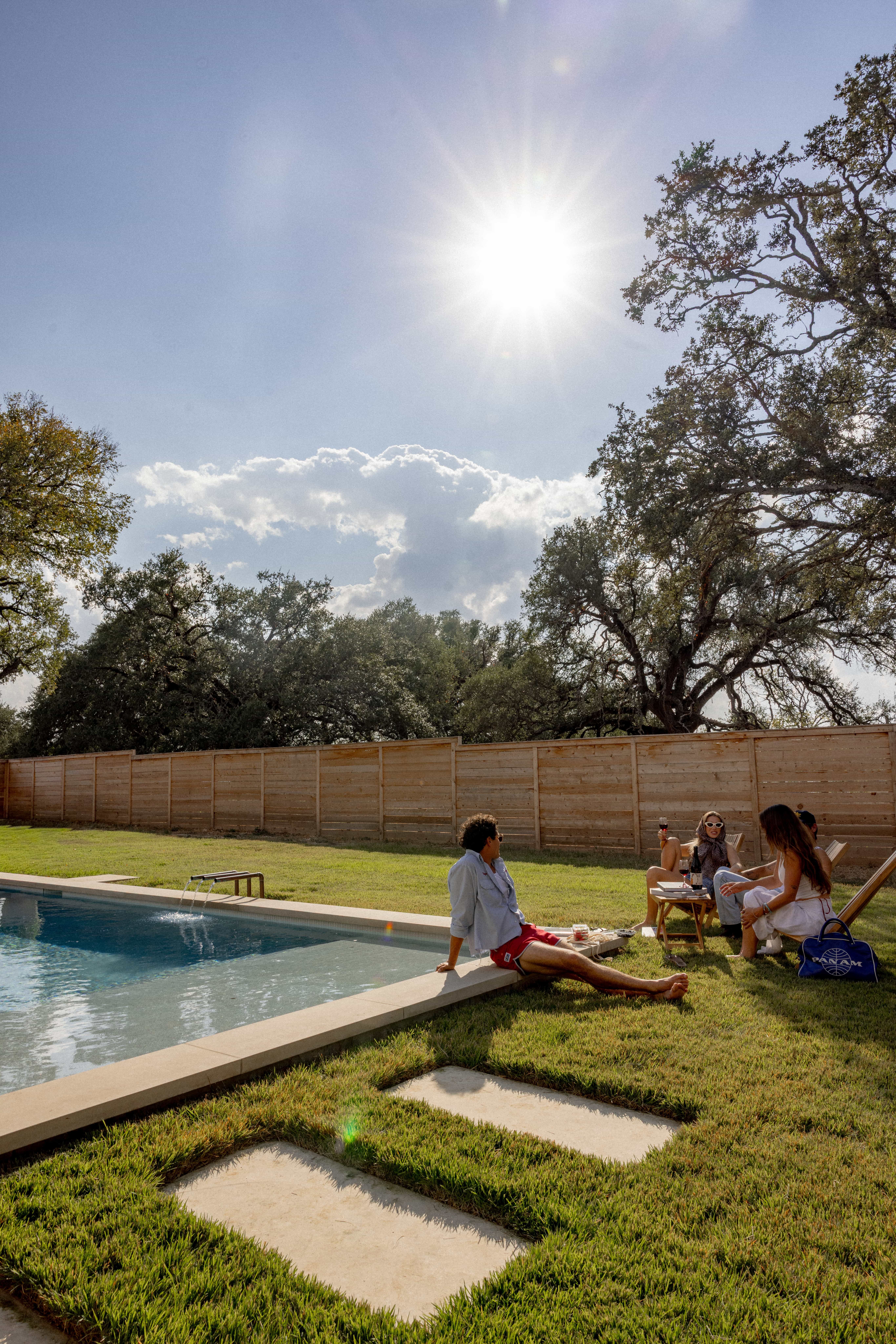 Tanning ledge with classic shallow pool