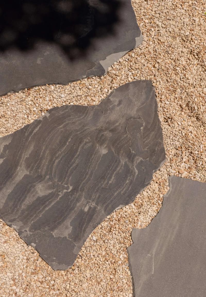 Golden Hour landscape flagstone pavers set in crushed limestone gravel