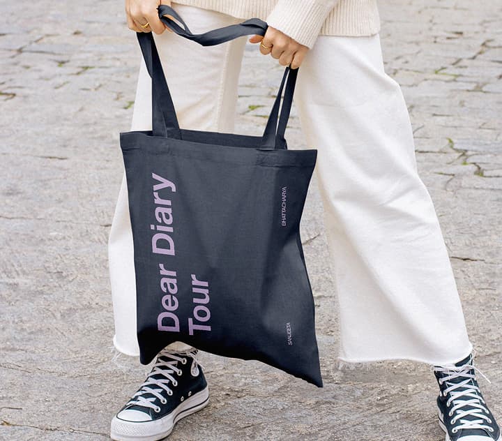 Dear diary tote bag front