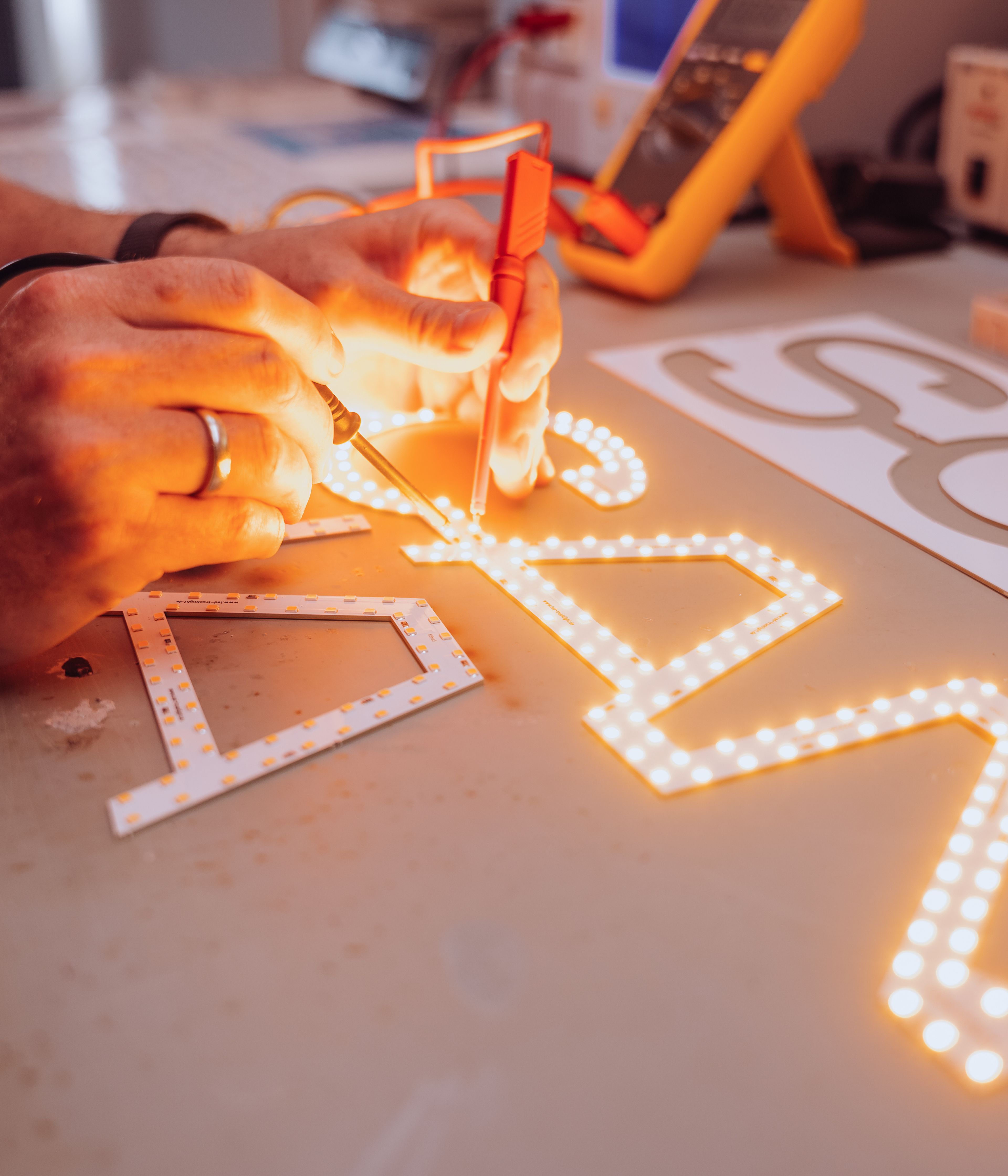 LED