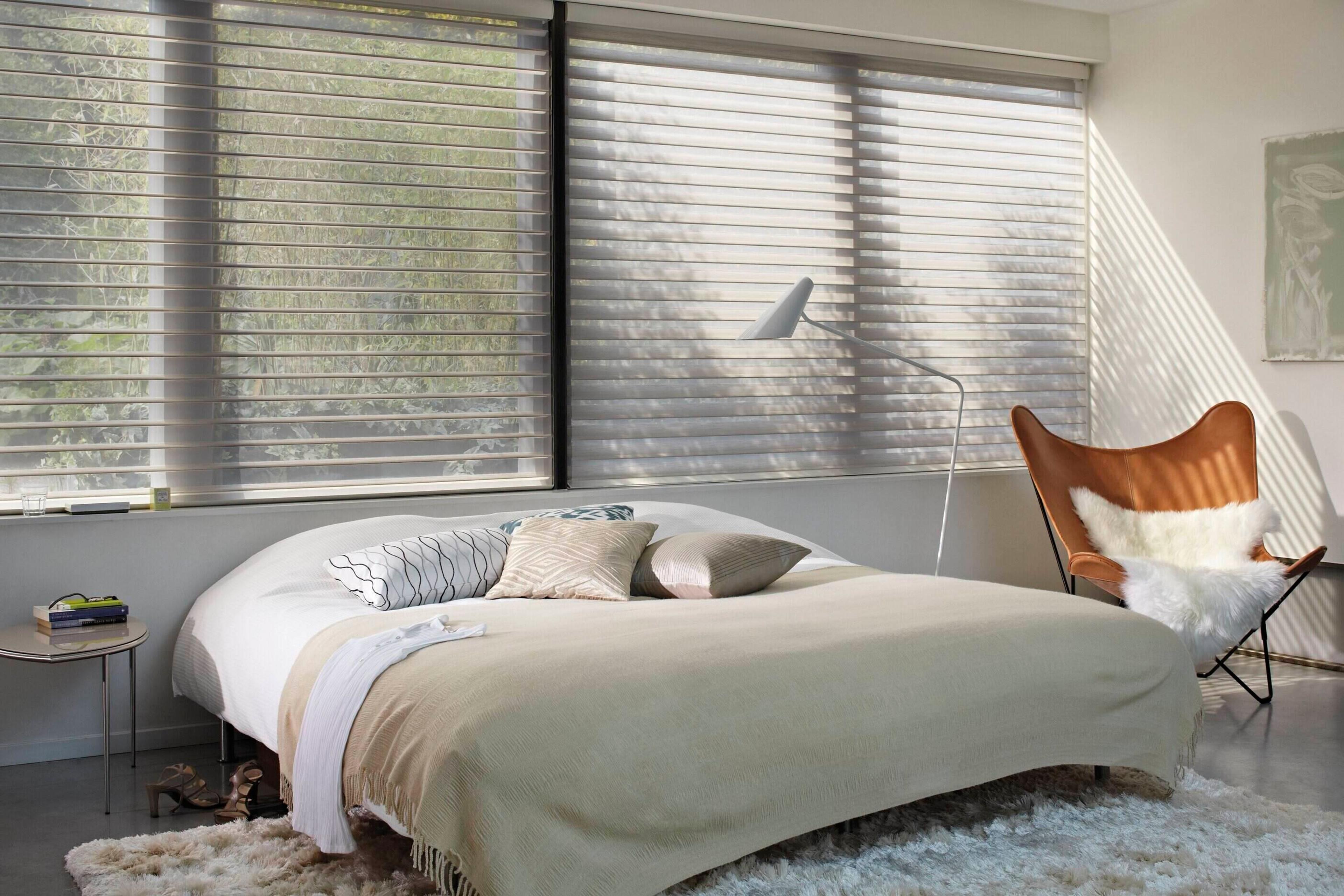 Silhouette® gardiner mykner opp lyset og sprer det behagelig inn i rommet 