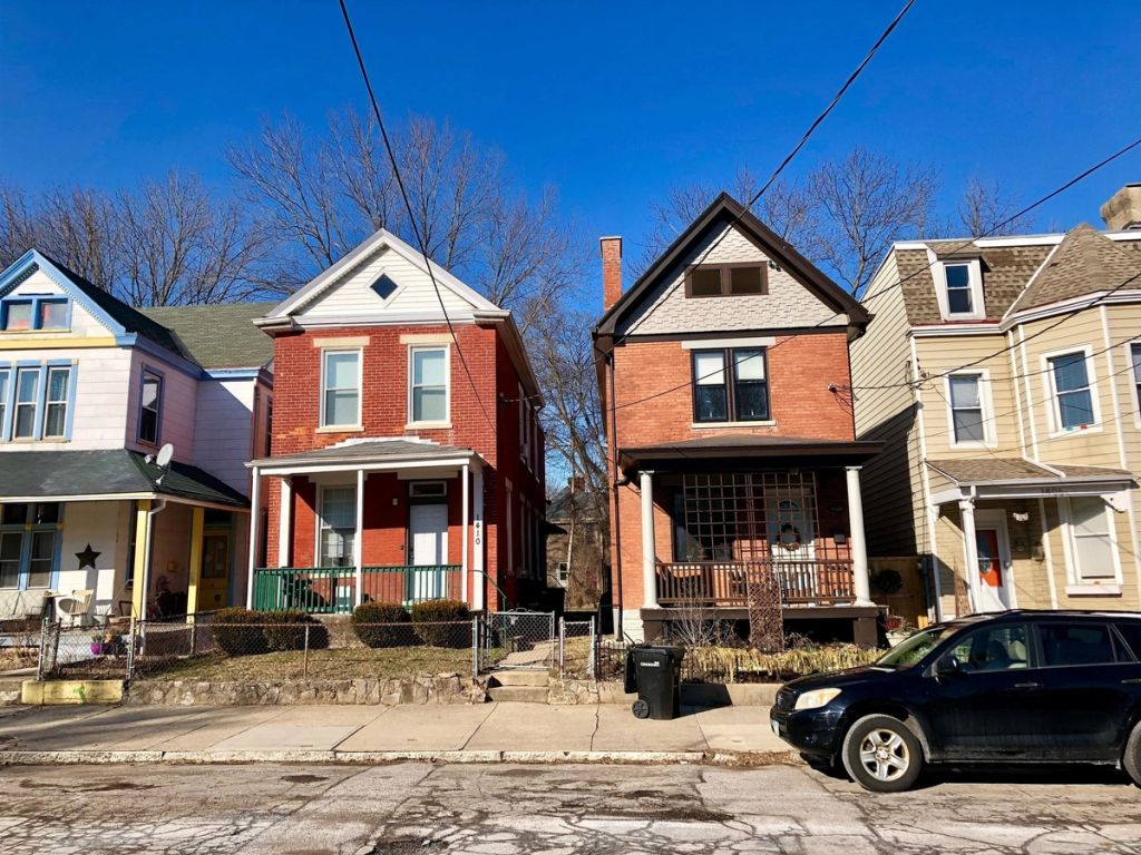 Houses on Apjones Street