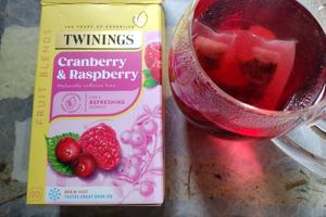 Twinings Cranberry & Raspberry fruit blend tea