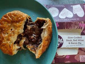 Higgidy Slow-Cooked Steak Red Wine & Bacon Pie