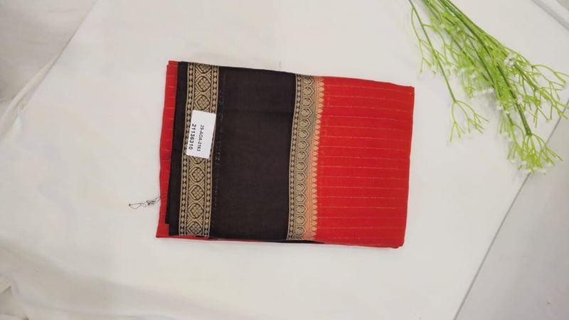 Contrast Zari Border Saree hover view