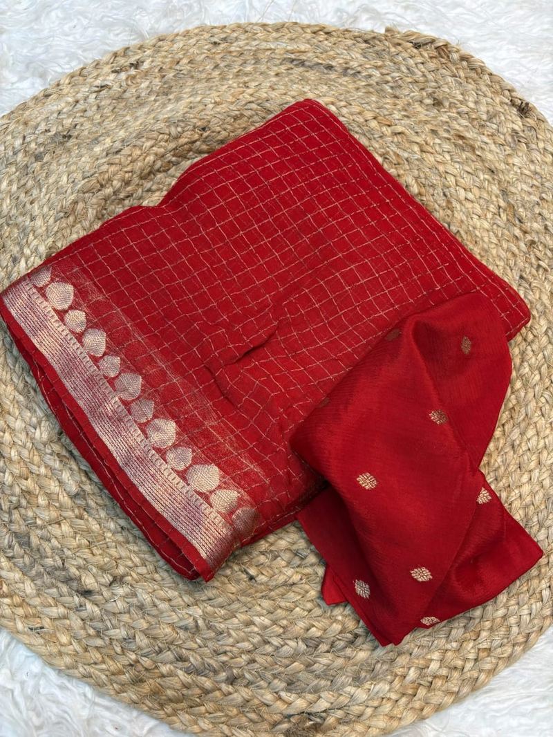 Checks Butti Saree with Zari Pallu