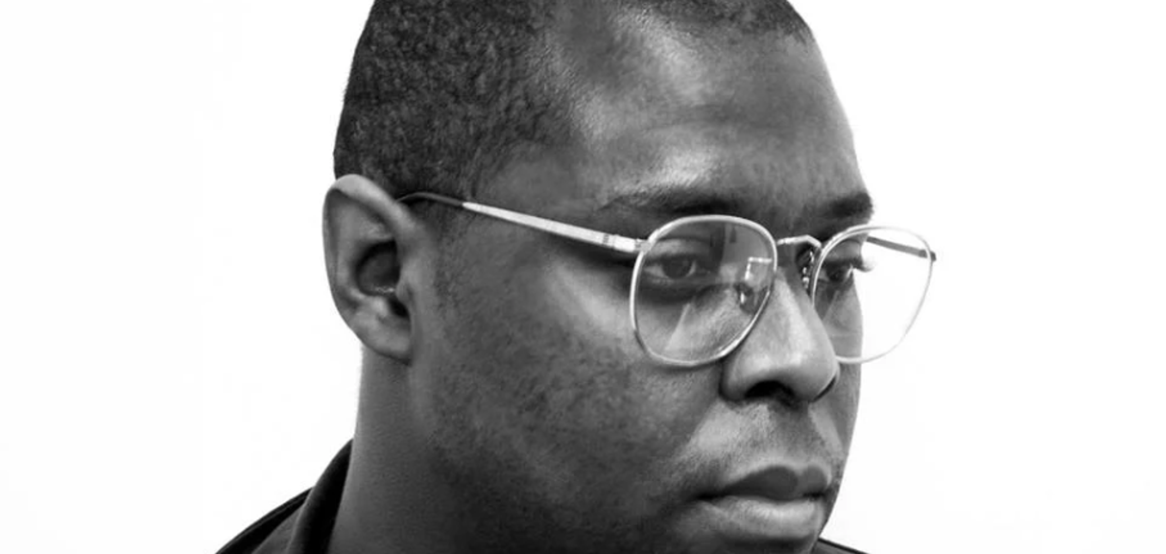 Damien Davis headshot
