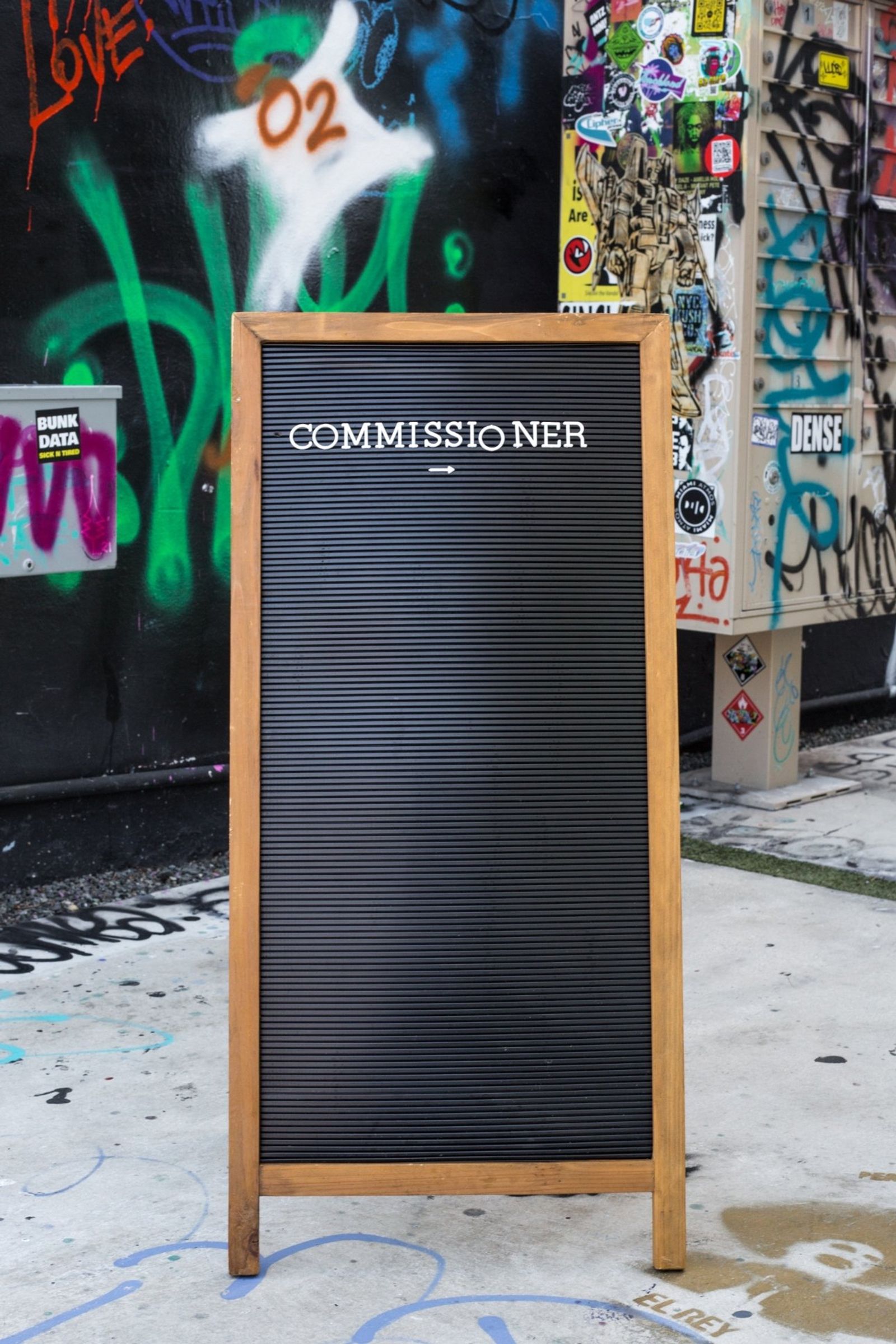 LisaLeonelr07092022 Commissioner at Dantes HIFI HR-2.jpg