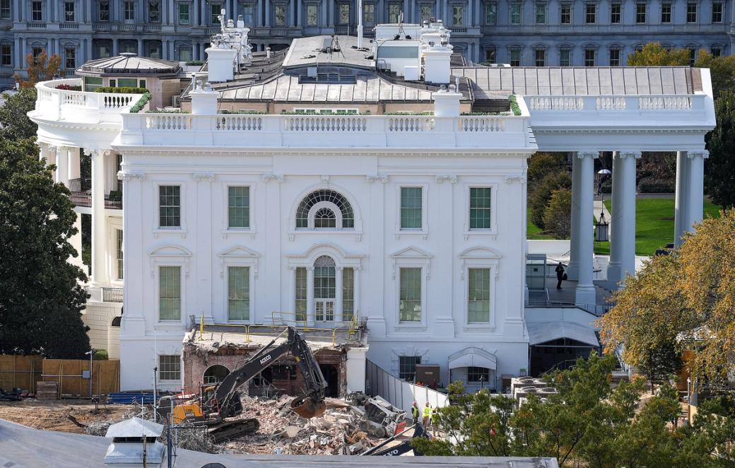 An aerial view of the White House with the East Wing mid-demolition.