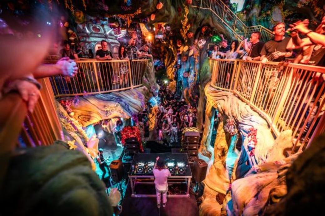 Display ad for Meow Wolf Denver