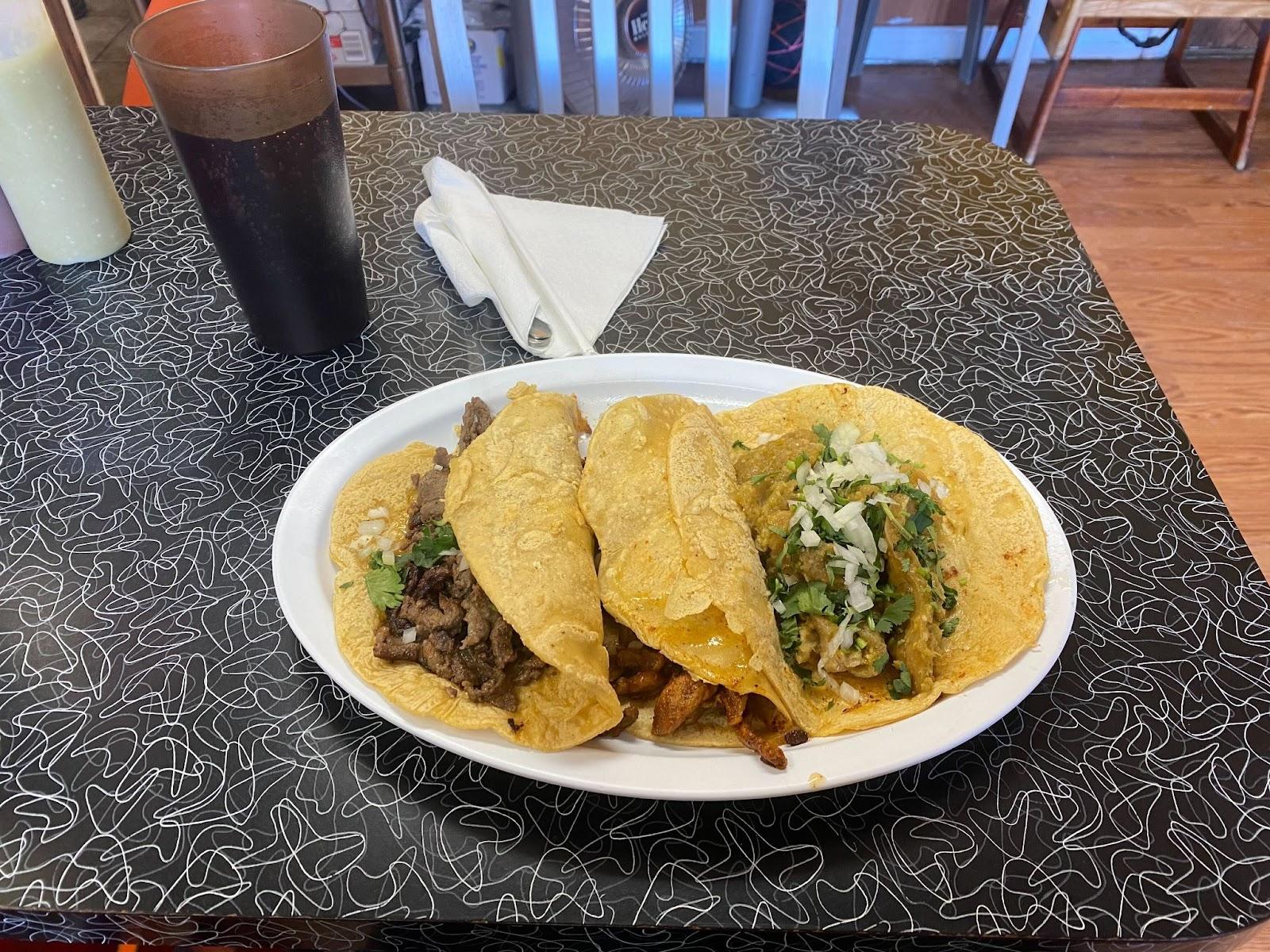 Tacos from Huaraches Doña Chio in Edgewater
