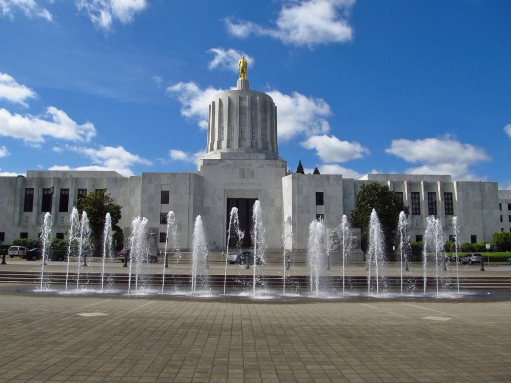 The white marble Oregon Capitol building.