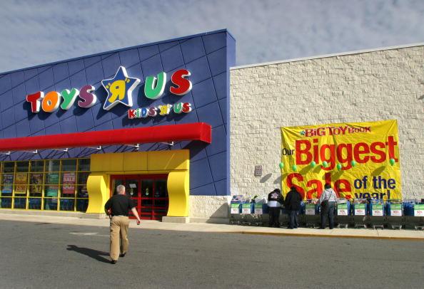 Toys R Us storefront. (The Washington Post/Getty Images)