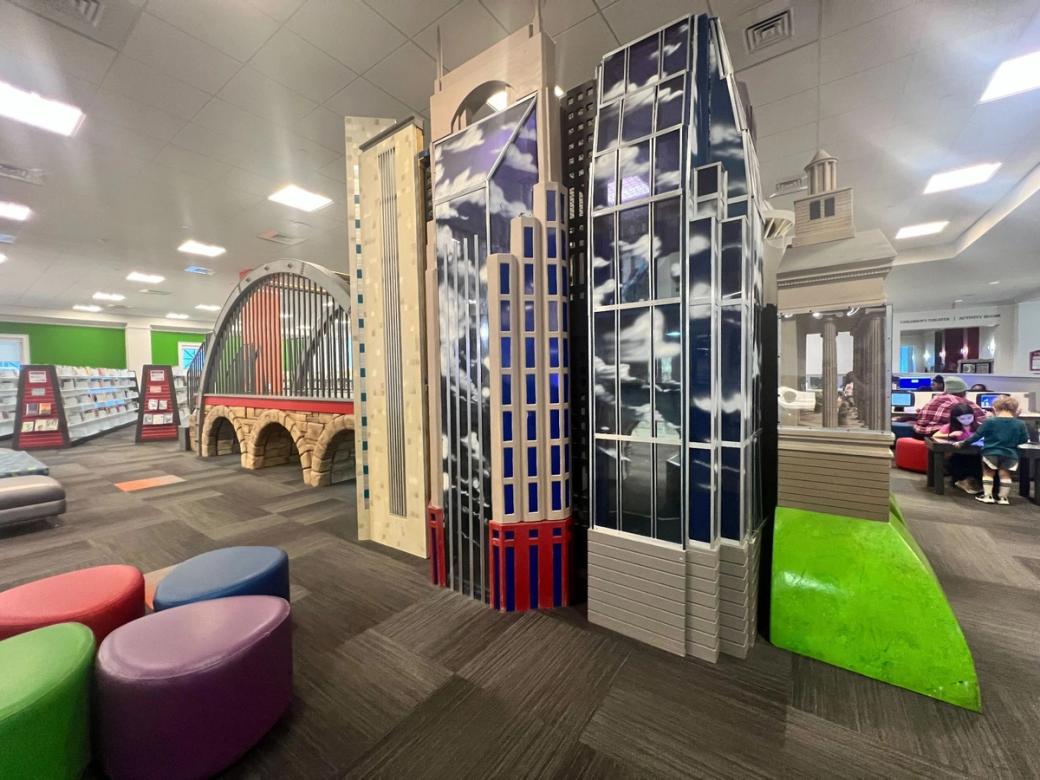 A play area for kids made to look like downtown Nashville inside a library.