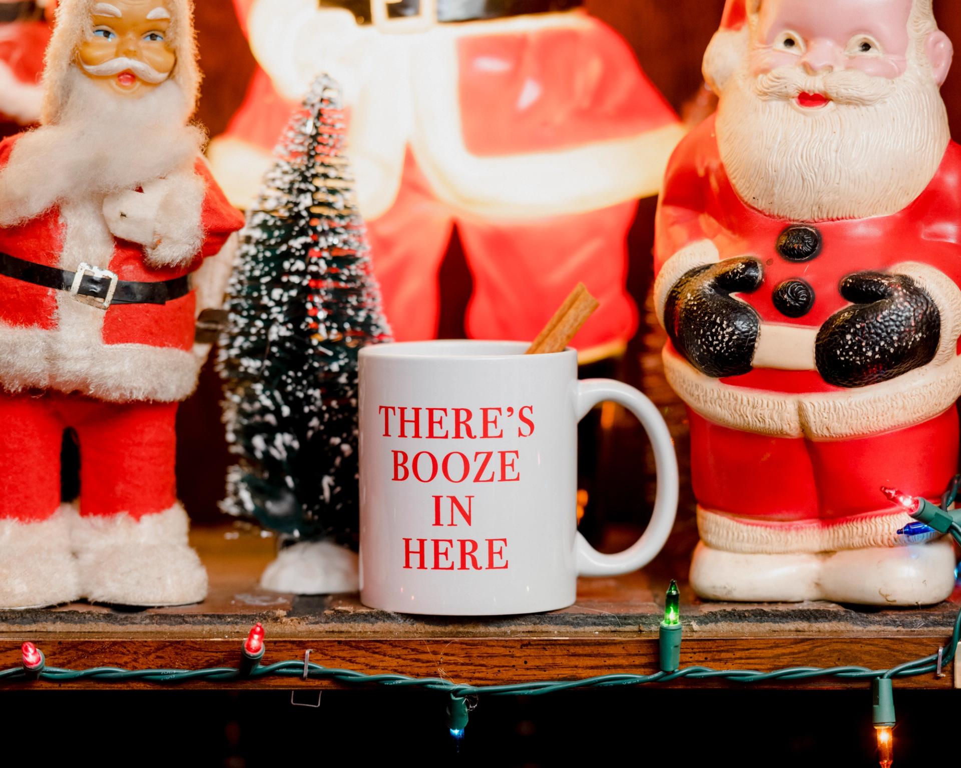 The Chicago Athletic Association’s lobby has been turned into a holiday pop-up