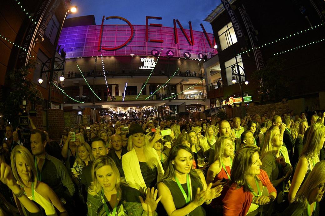 The Denver Pavilions pictured in its better days, circa 2014, during a Train concert.