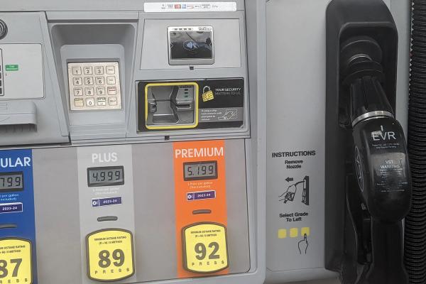 Tips for Oregonians Pumping Their Own Gas for the First Time image