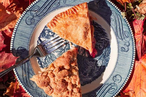What To Bring Your Pittsburgh Thanksgiving Host image
