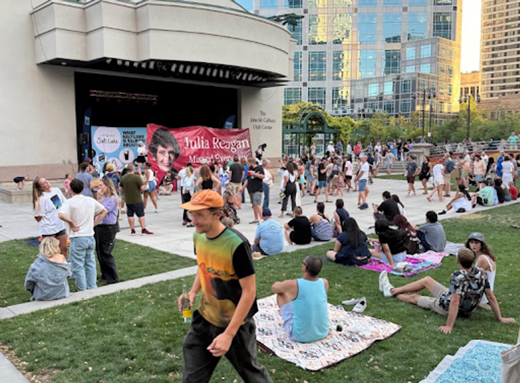 Picture of people at 801 Day's event 