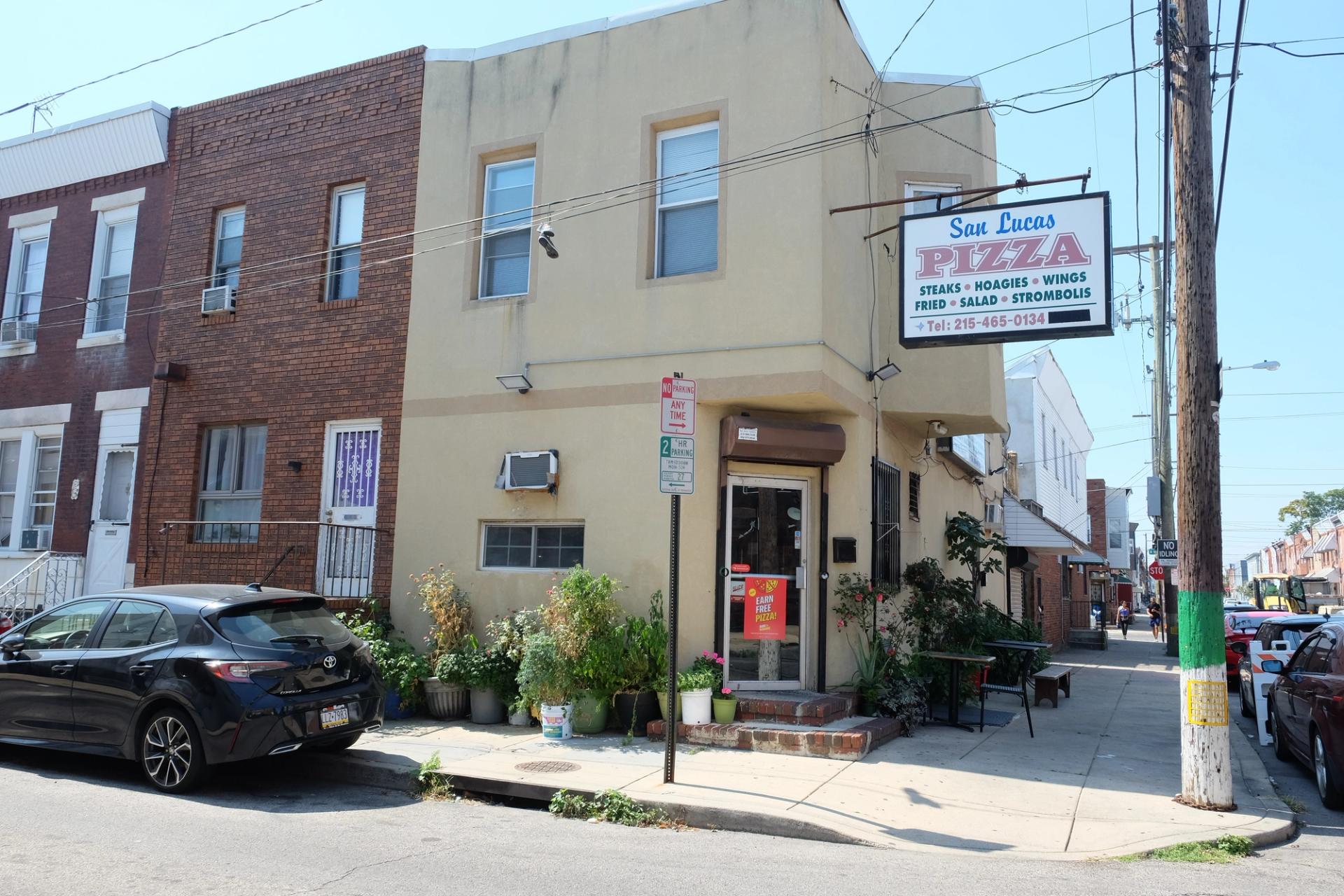 The outside of San Lucas Pizzeria.