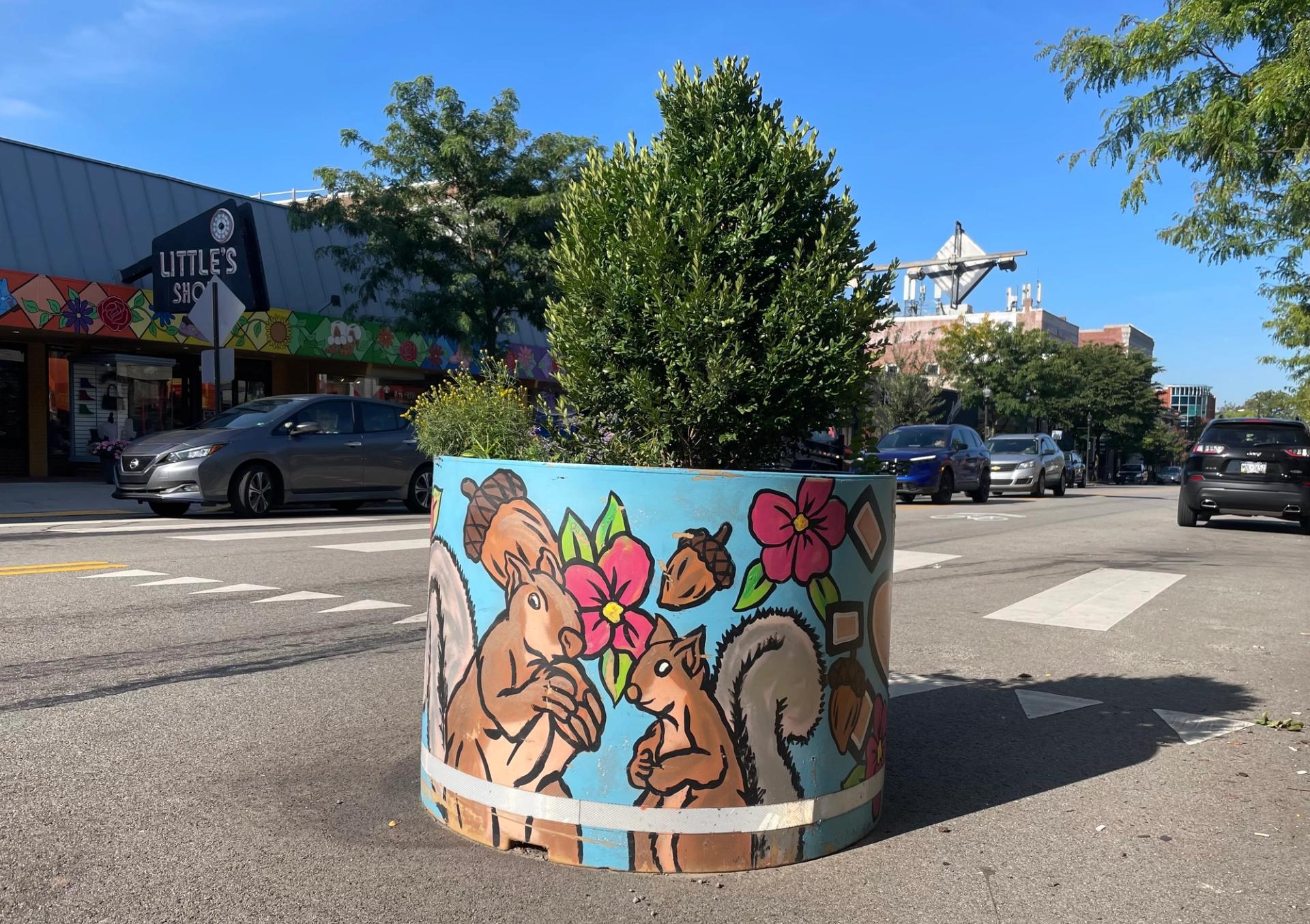 Squirrels on Forbes Avenue. (Francesca Dabecco / City Cast Pittsburgh)