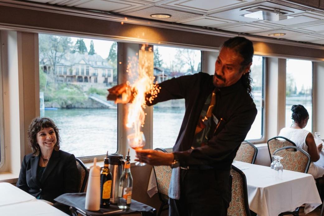Display ad for Portland Spirit: brunch buffet