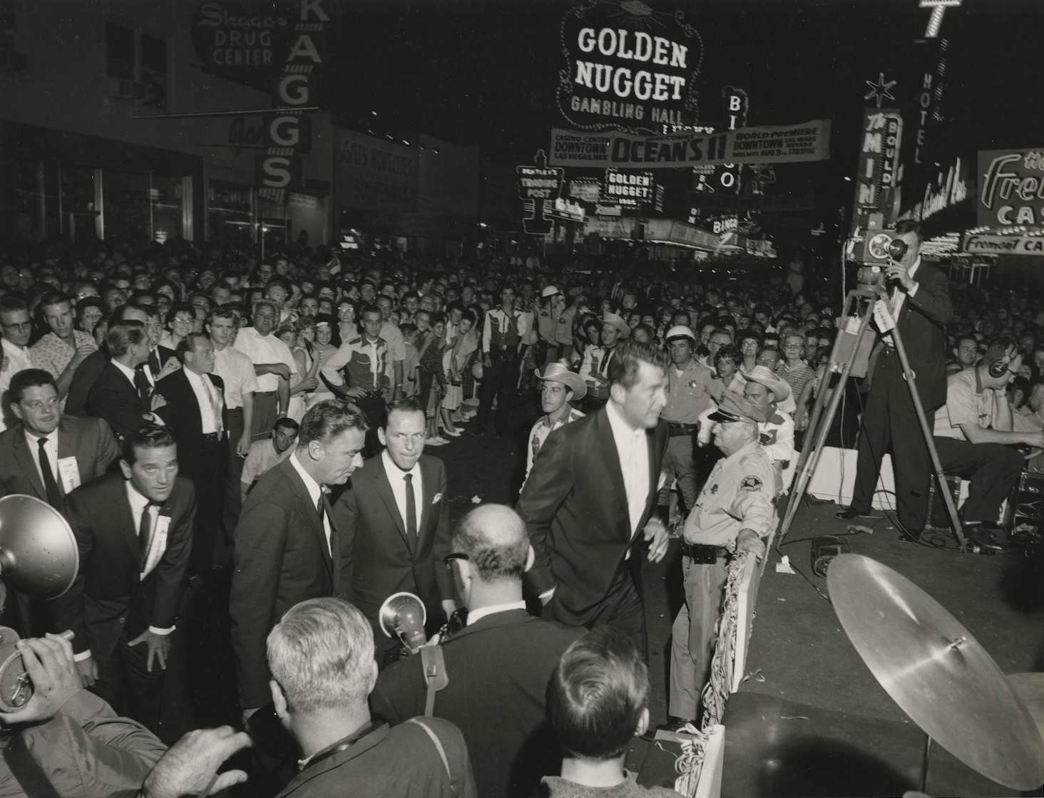 Photo of debut of "Ocean's 11" film in Las Vegas