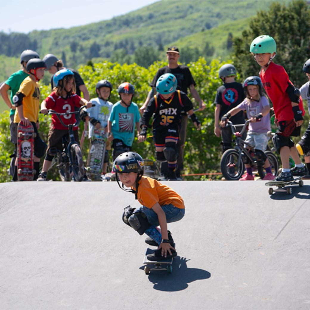 Display ad for Woodward PC: Children skateboarding