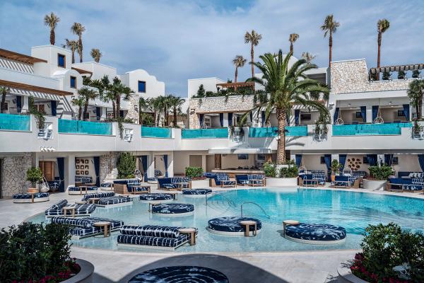 The Best Vegas Hotel Pools for Locals image