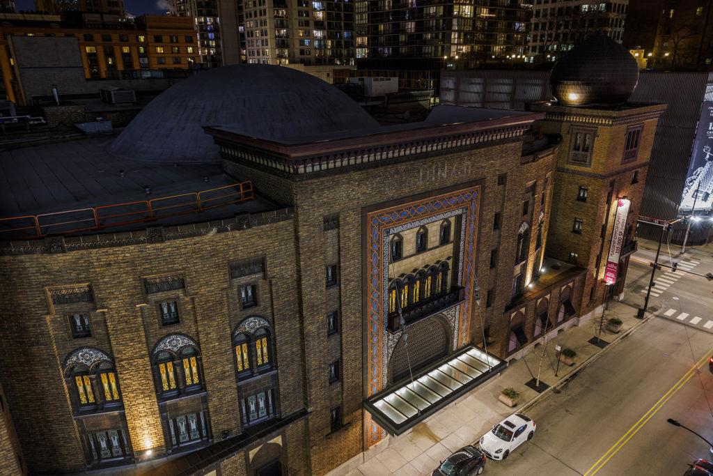 Mr. Beef, the Chicago River, the Merchandise Mart, Doughnut Vault, and the Blommer Chocolate Company in River North.