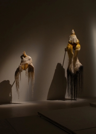 Marguerite Humeau, Torches, 2025. Julia Andréone.