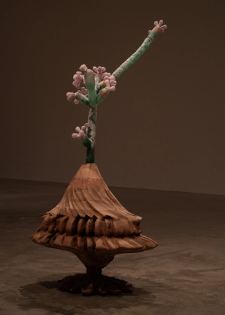 Marguerite Humeau, meys, 2023. White Cube (Julia Andréone